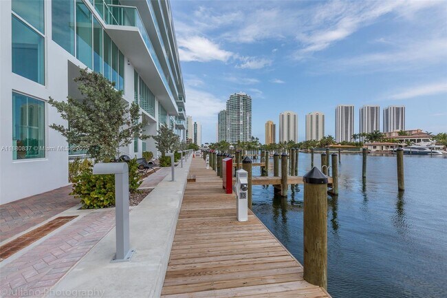 Foto del edificio - 400 Sunny Isles Blvd
