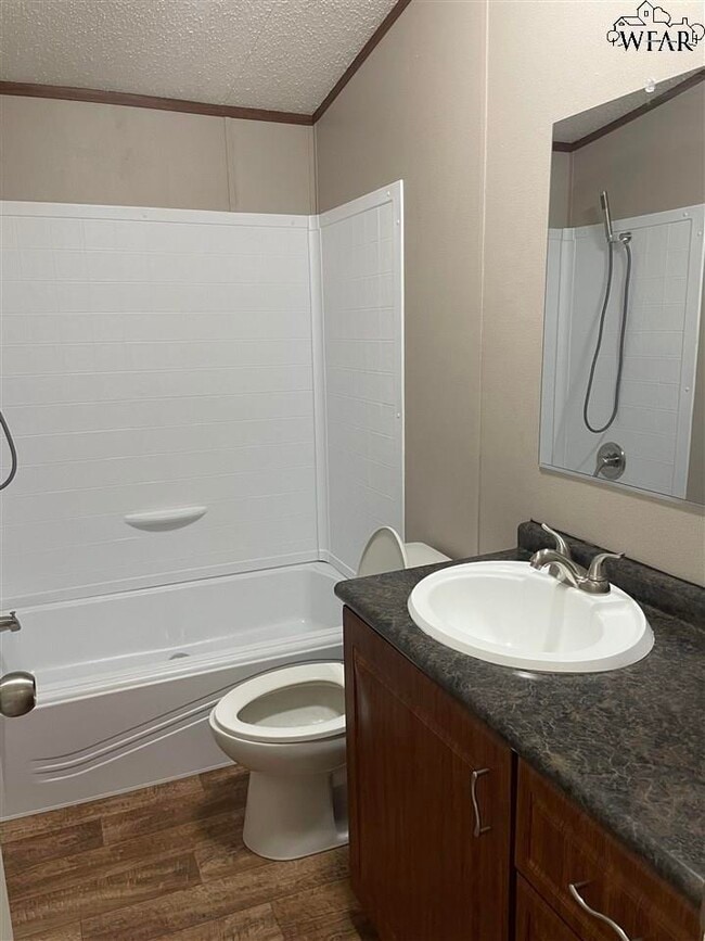 Foto del edificio - 1007 S Wall St