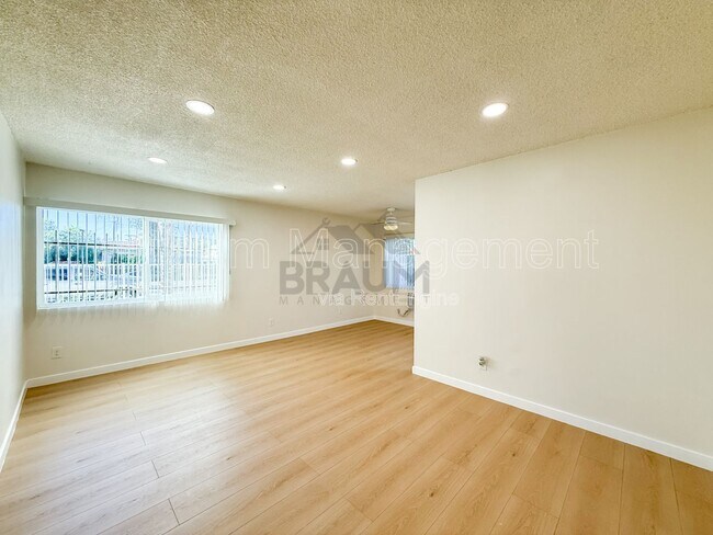 Foto del edificio - 6336 Tujunga Ave