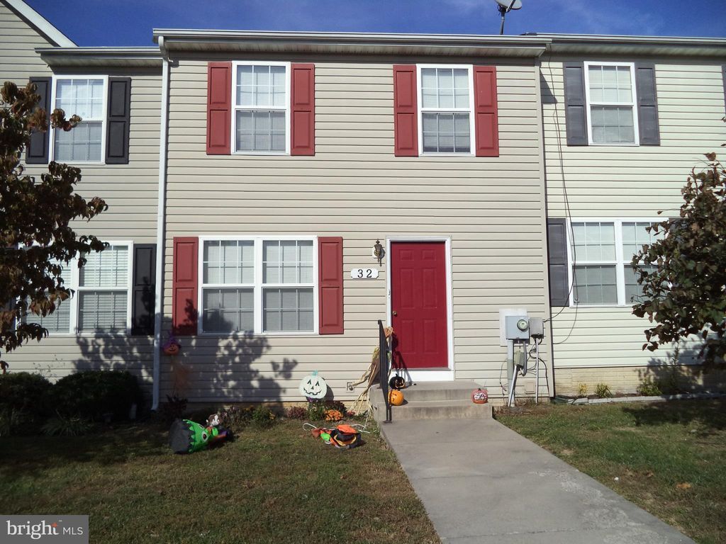 Primary Photo - 32 Sanford Dr