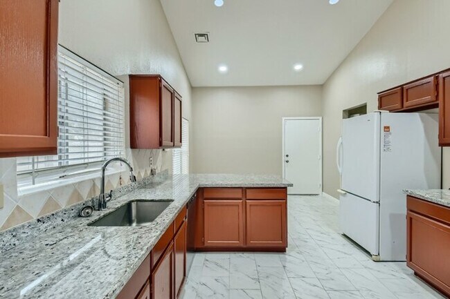 Building Photo - 4947 E Greenway Circle N, Mesa, AZ, 85205