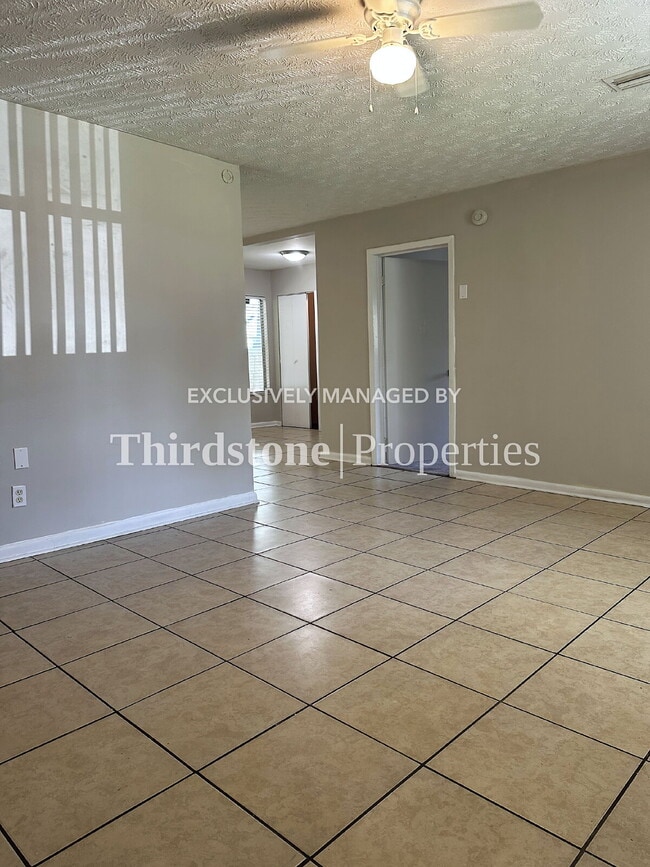 Foto del edificio - 779 Westgate Dr