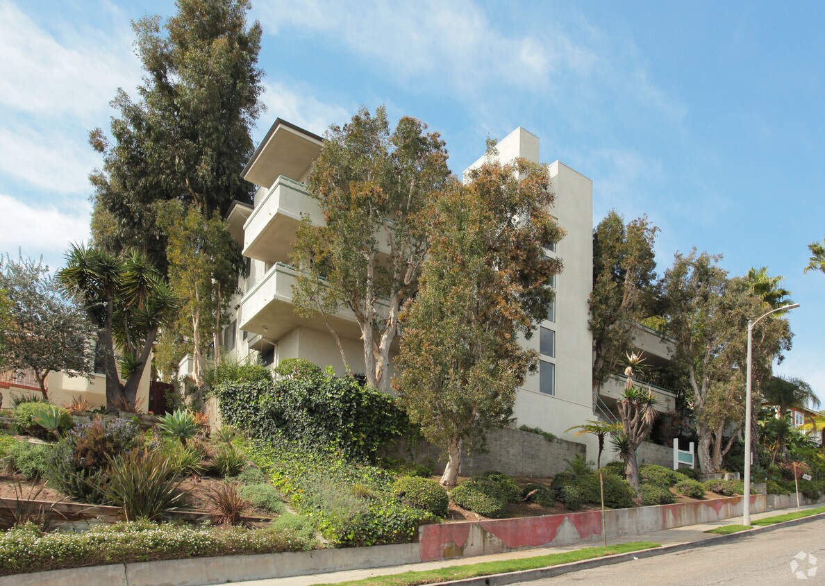Primary Photo - 225 4th Ave