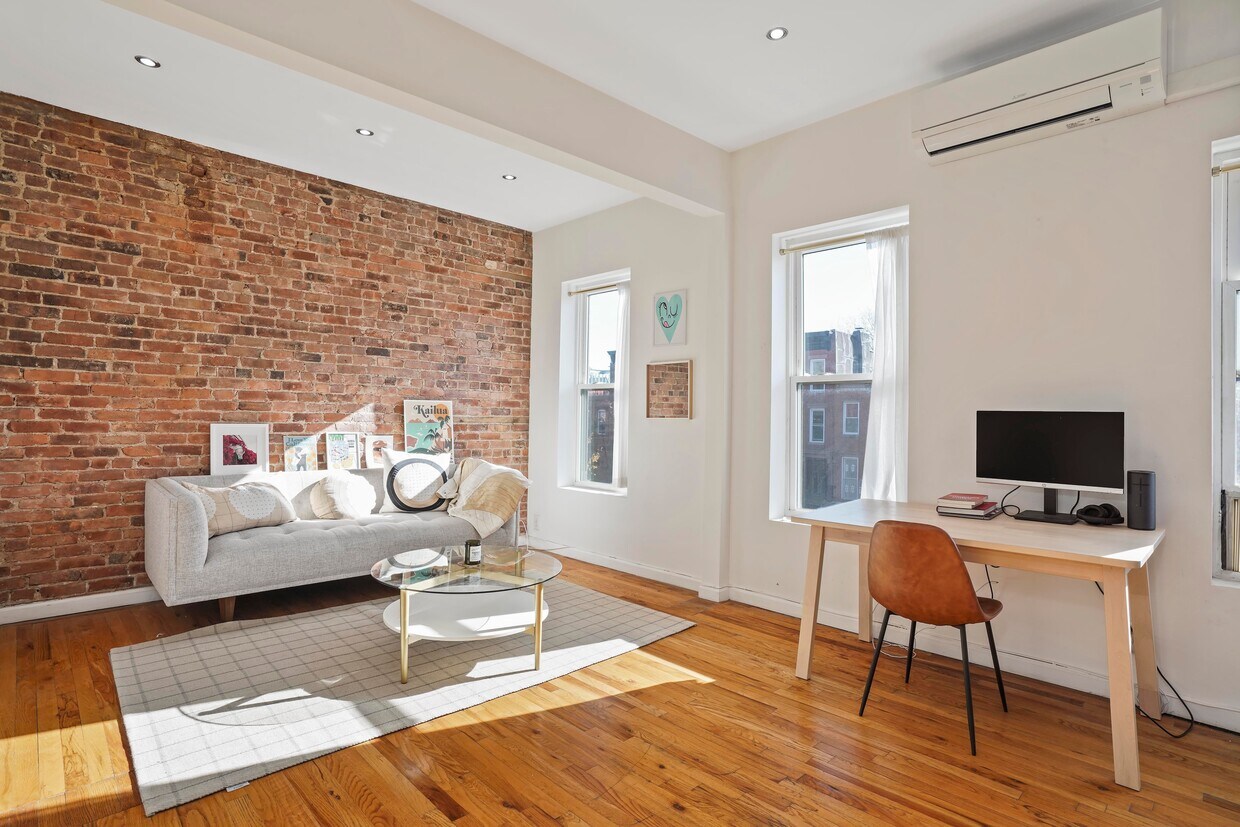 Foto principal - 265 Putnam Ave