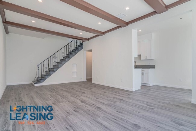 Building Photo - 7733 Oakwood Ave