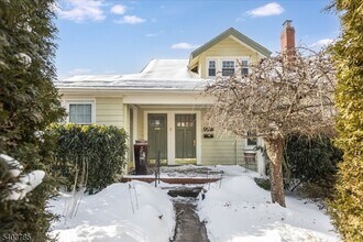 Building Photo - 4 Jefferson Ave