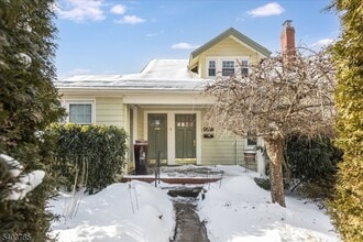 Building Photo - 4 Jefferson Ave