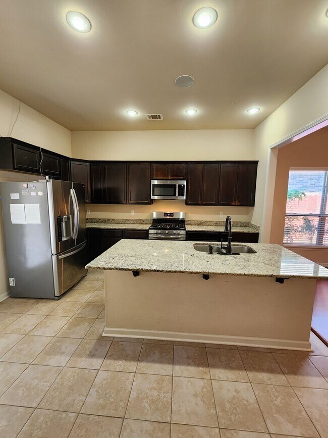 Foto del edificio - 16529 Gallion Dr