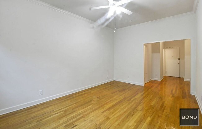 Foto del edificio - 227 E 83rd St