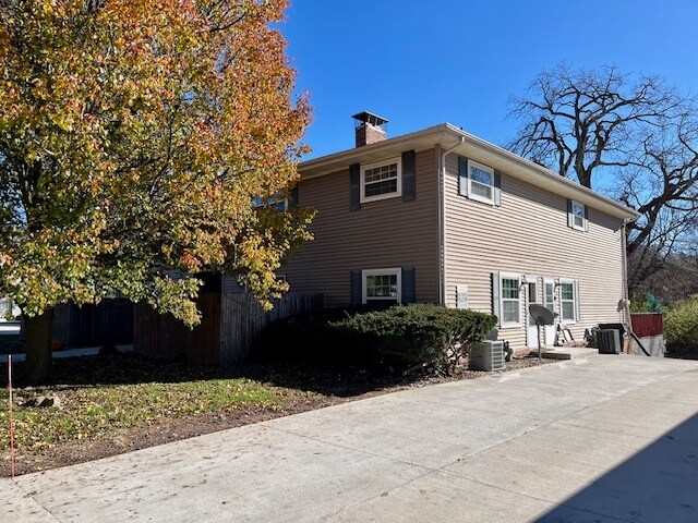 Foto del edificio - 219 Eisenhower Dr