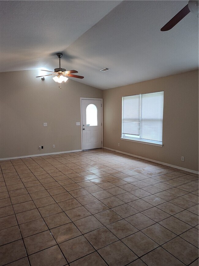 Foto del edificio - 2282 Danielle Dr