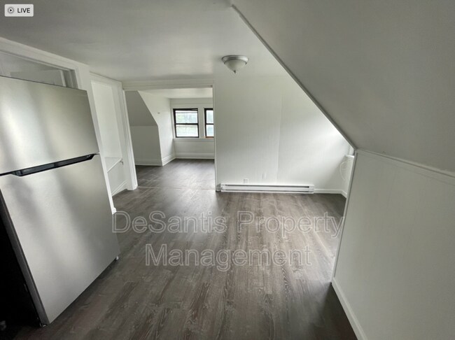 Foto del edificio - 135 McGovern Blvd