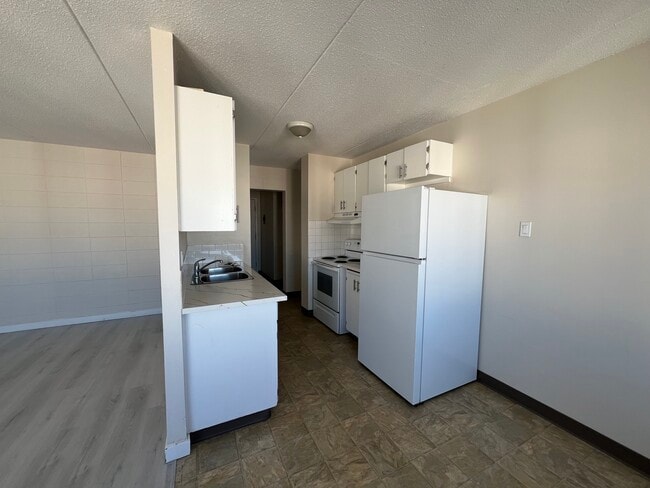 Building Photo - 16421 Stony Plain Rd
