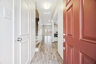 Building Photo - 14703 Barryknoll Ln