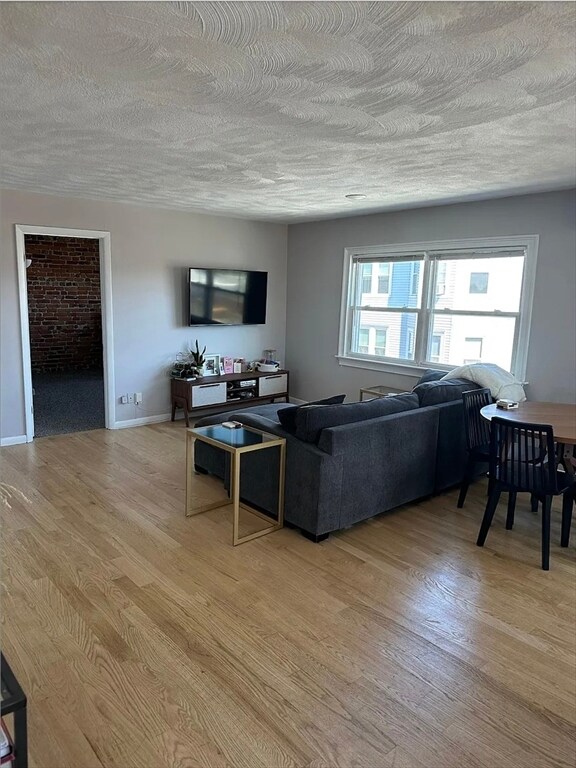 Foto del edificio - 314 E 8th St