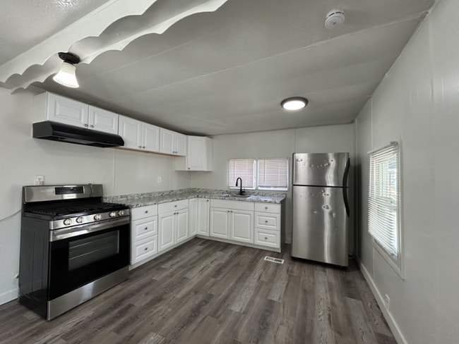 Foto del edificio - 500 S Main St