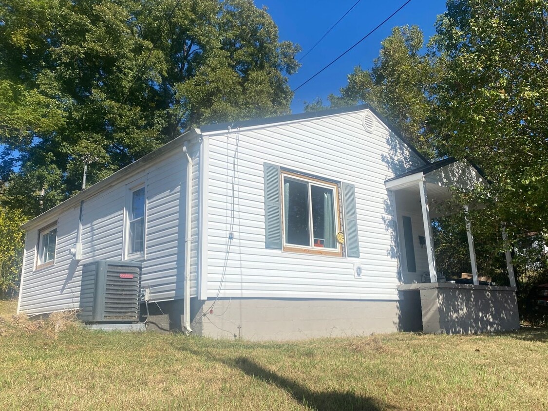Primary Photo - 2 Bedroom 1 Bath Home in Greeneville, TN