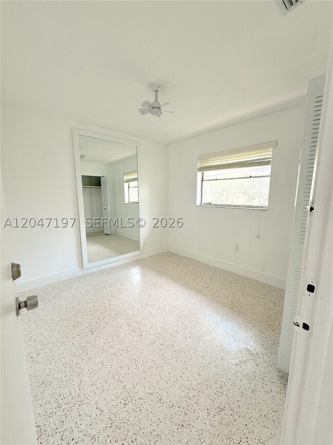 Foto del edificio - 1235 NW 6th St