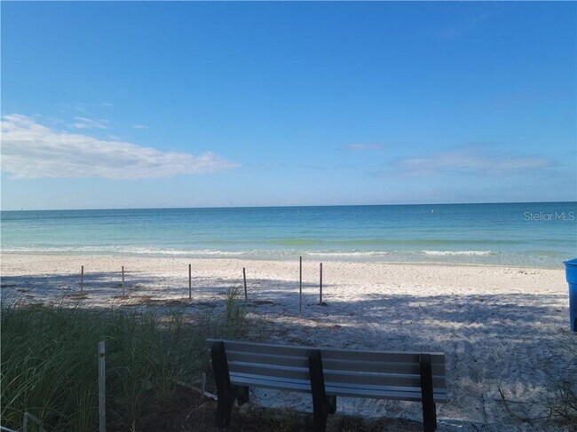 Foto del edificio - 8465 W Gulf Blvd