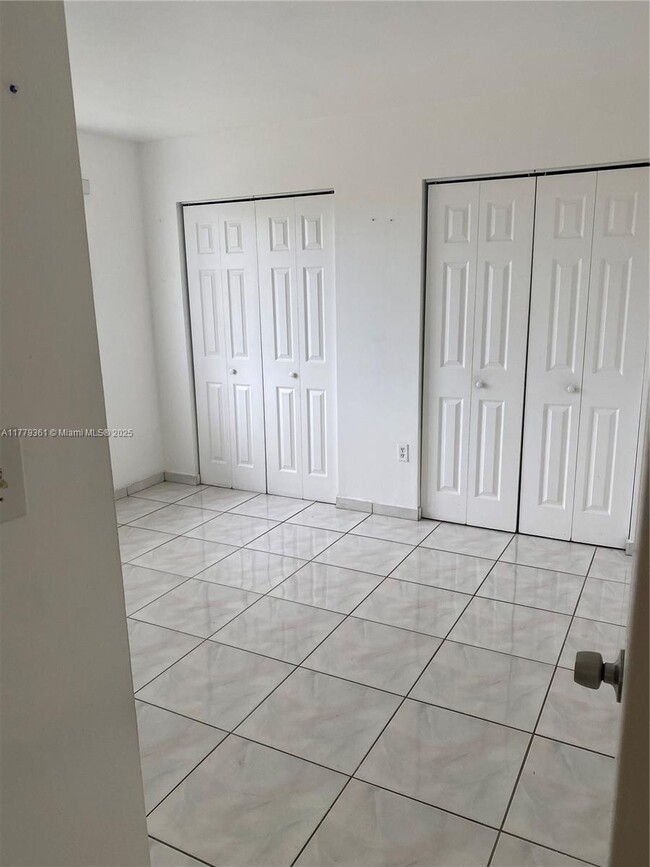 Foto del edificio - 2720 W 63rd Pl
