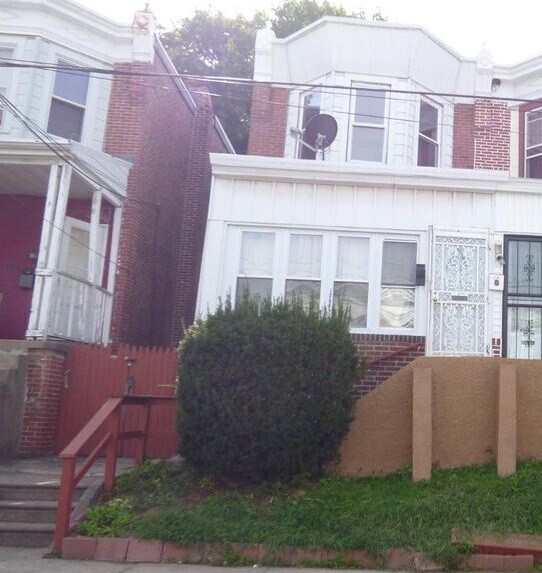Primary Photo - 116 Pine St
