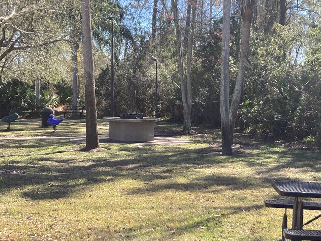 Building Photo - 405 S Villa San Marco Dr