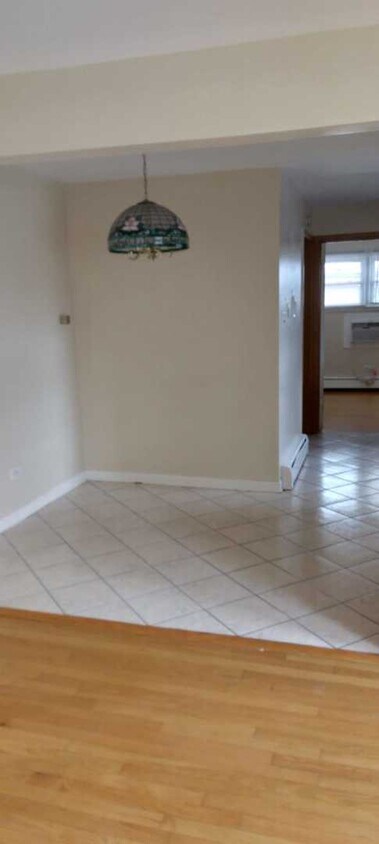 Building Photo - 14 N King Arthur Ct