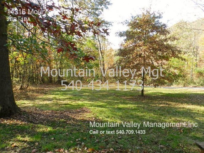 Foto del edificio - 14316 Mountain Top Ln