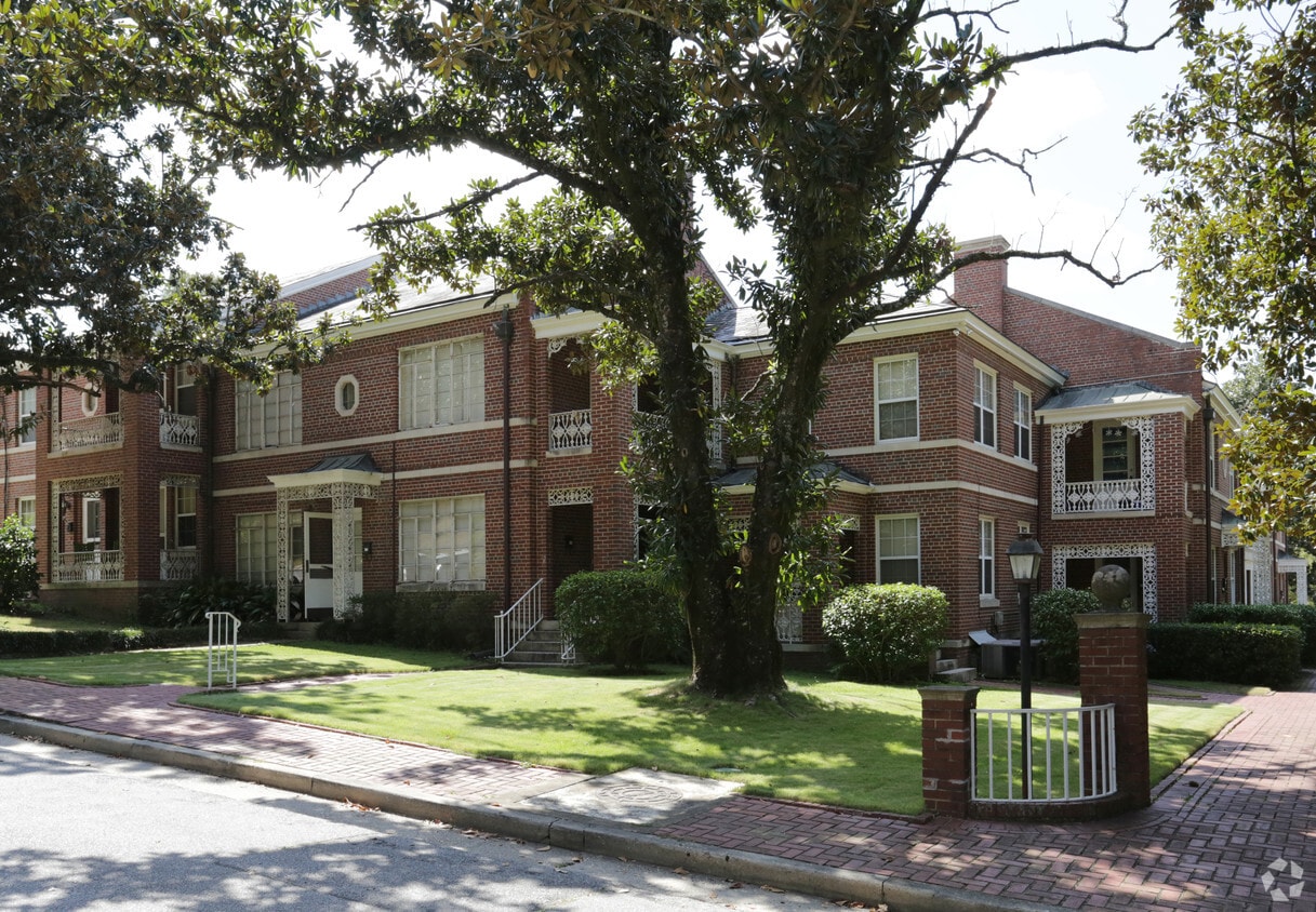 Building Photo - LaDelle Apartments
