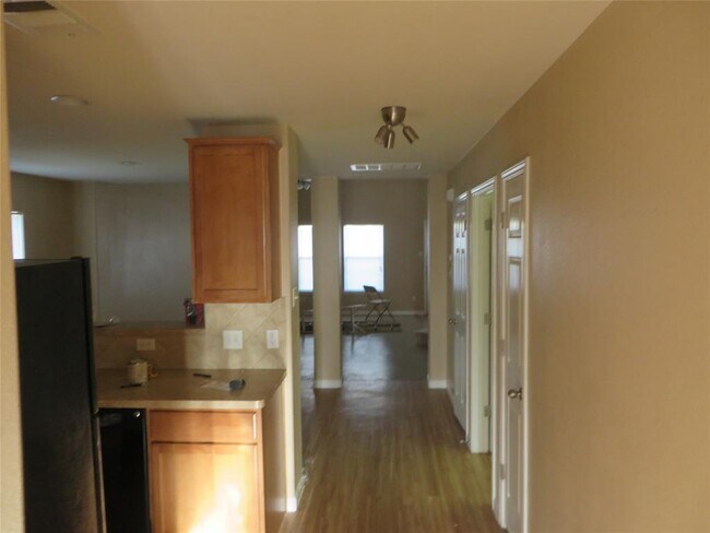 Building Photo - 3633 Hawk View St