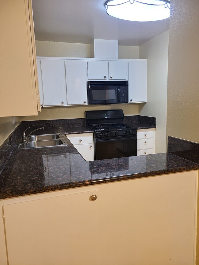 Foto del edificio - 11110 Moorpark St