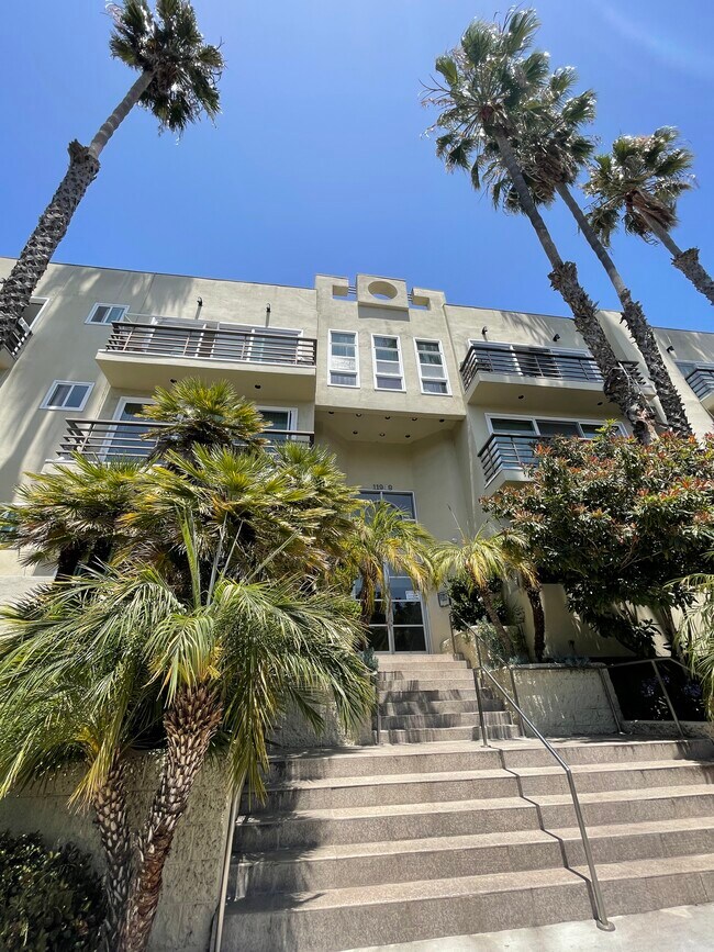 Foto del edificio - 11949 Goshen Ave