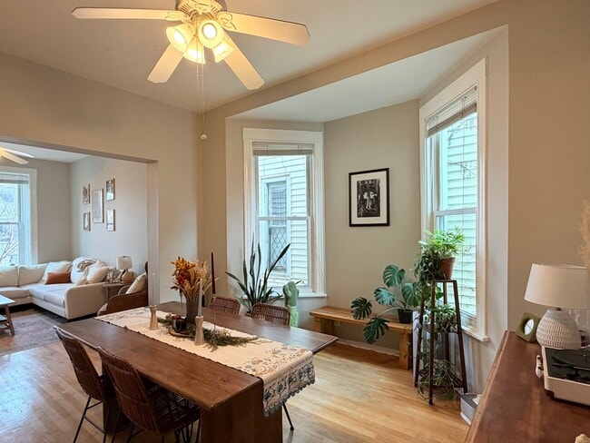 Foto del edificio - 3016 N Clifton Ave