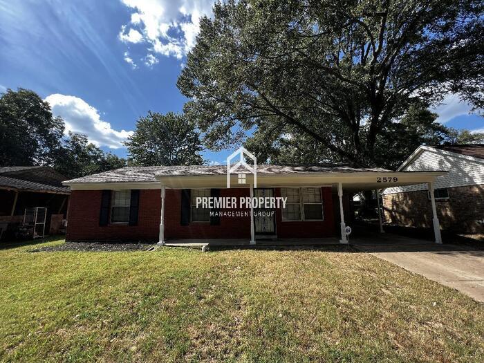 Foto principal - $300 OFF FIRST MONTHS RENT!