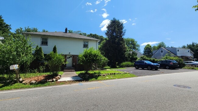 Building Photo - 49 Sand Rd