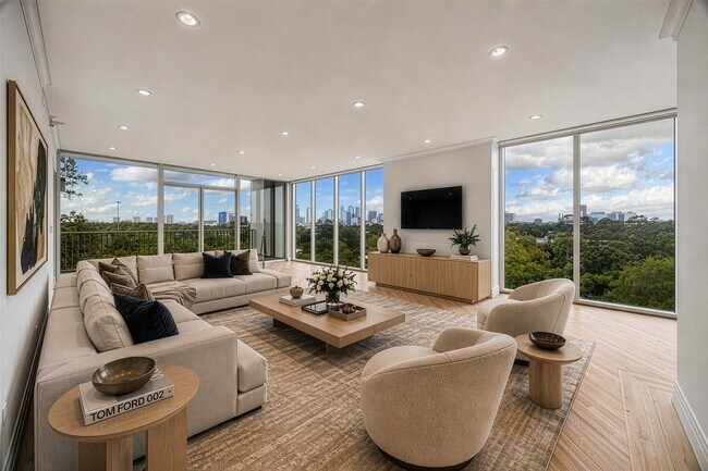 Foto del edificio - 121 N Post Oak Ln