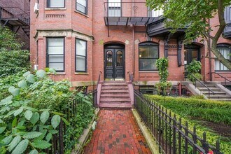 Building Photo - 284 Marlborough St
