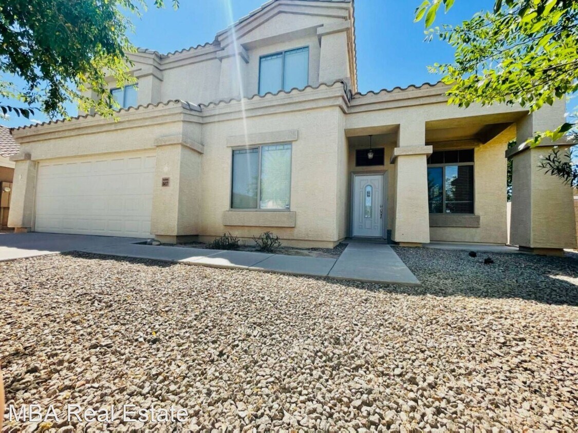 Primary Photo - 5 br, 2.5 bath House - 8417 W Pioneer St