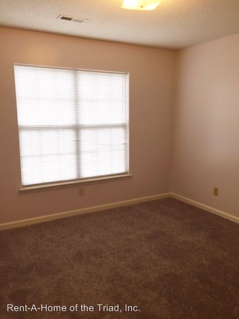 Building Photo - 25 Meadowood Glen Way