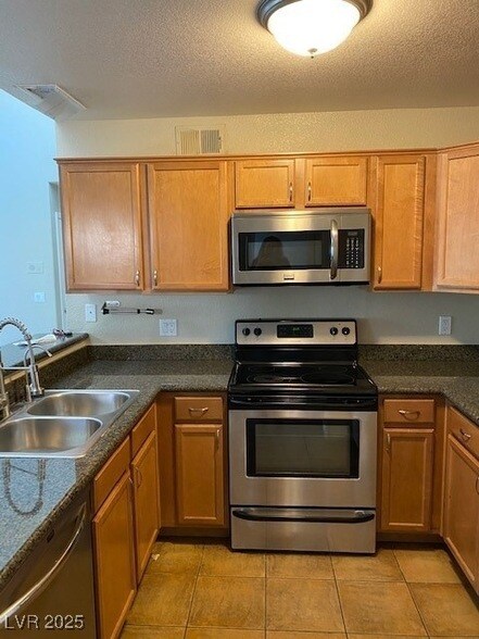 Foto del edificio - 9325 W Desert Inn Rd