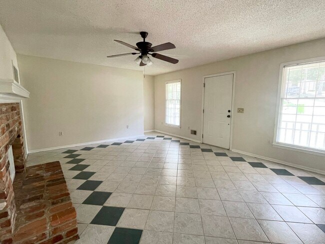 Building Photo - Irmo