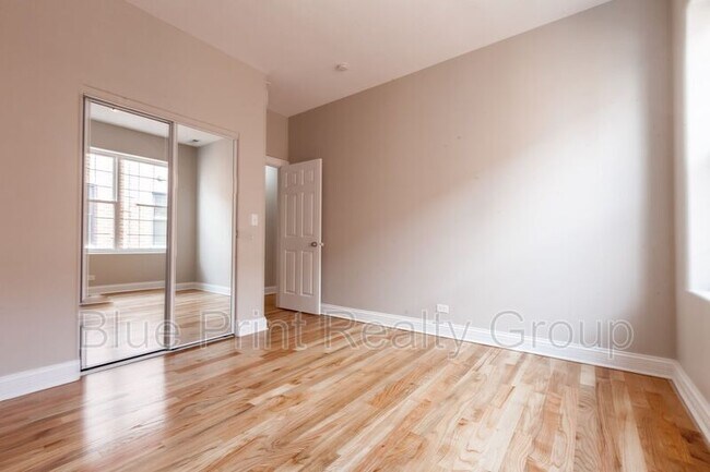 Foto del edificio - 543 E 43rd St