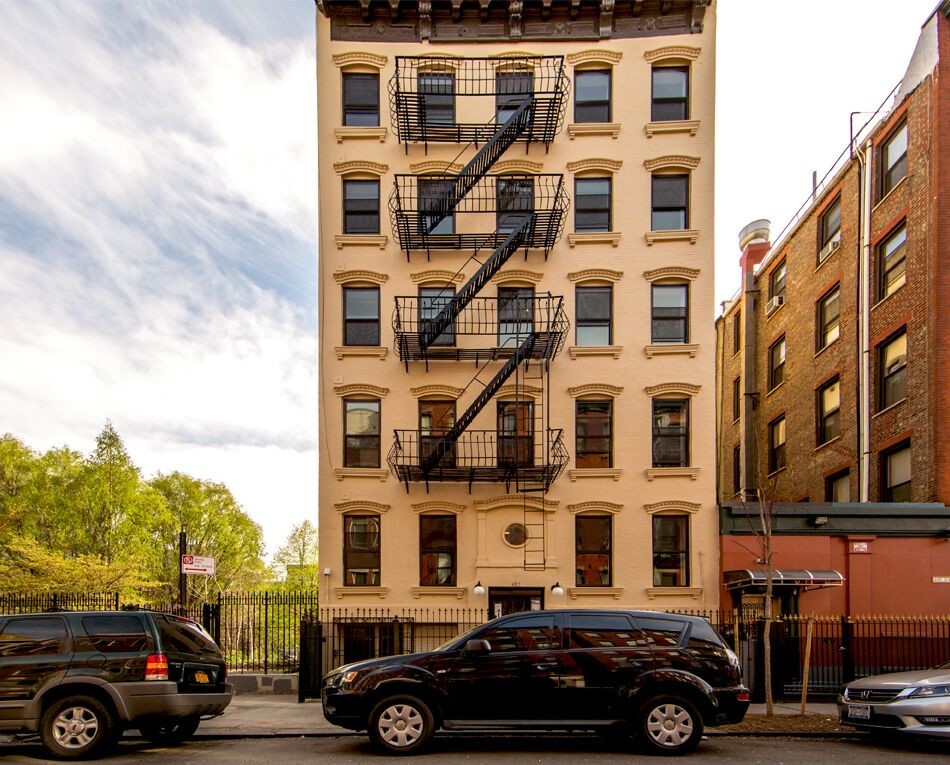 Foto principal - 402 East 12th Street