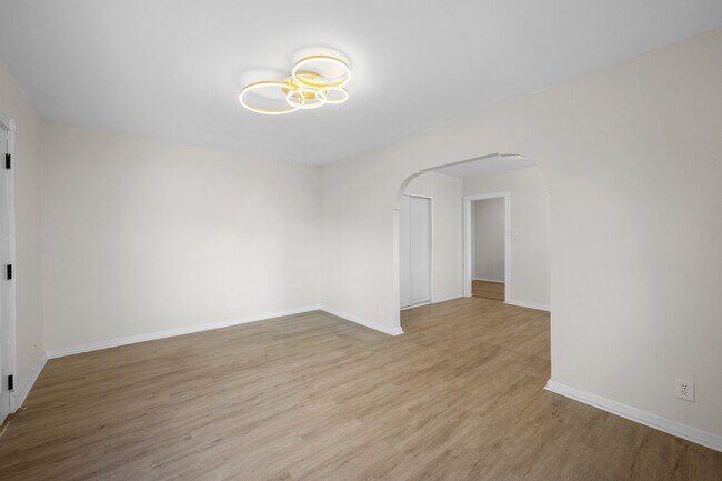 Foto del edificio - 325 Lafayette St