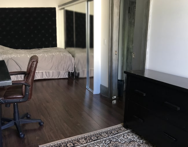 Photo - 108 W 2nd St Apartment