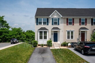 Building Photo - 367 Ontario Dr