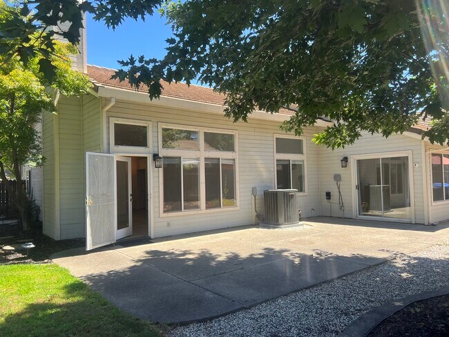 Foto del edificio - 15156-15156 Celebrar St