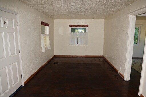 Building Photo - 13888 Meadow Dr