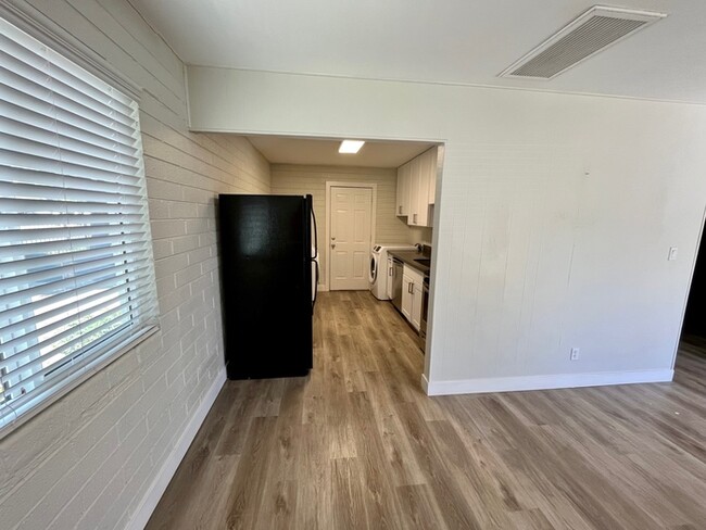 Building Photo - 221 N Elm St #A, Gilbert - 2 Bed 1 Bath in...