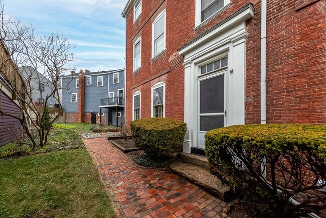 Foto del edificio - 137 Washington St